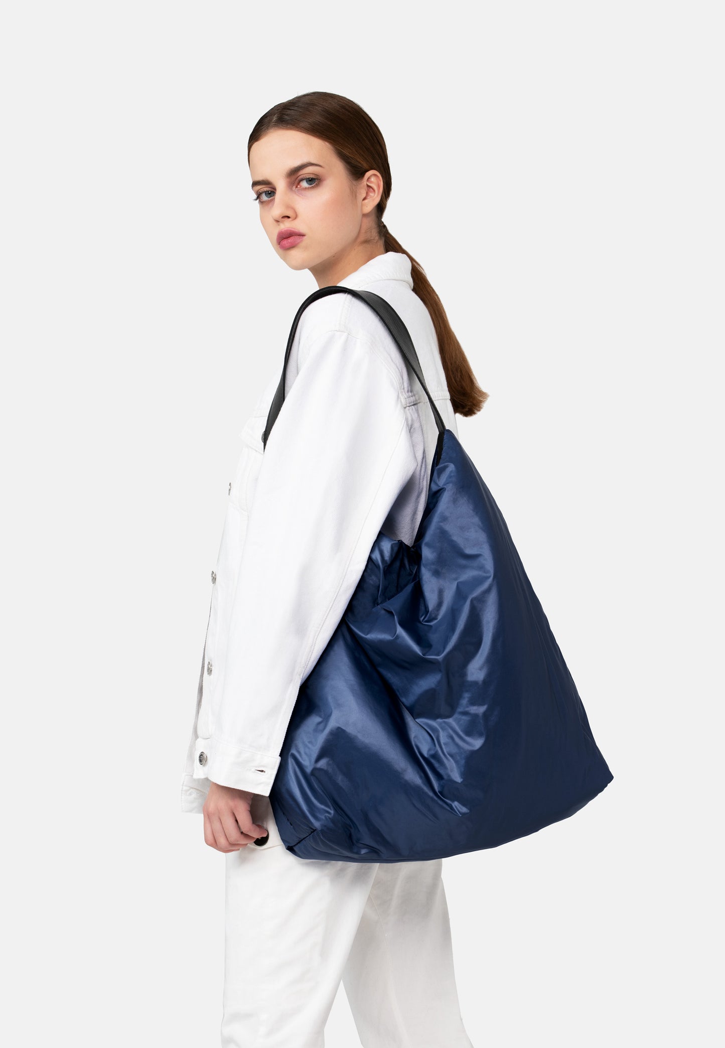 BLUE PUFFER BAG