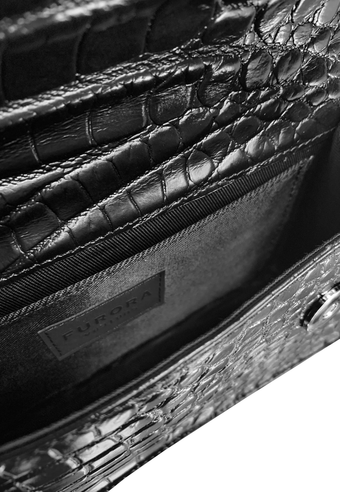 LEATHER CROCO BAG WITH BLACK FURORA BELT