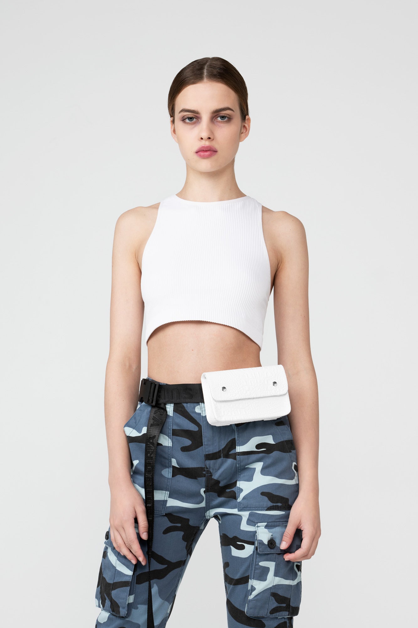 WHITE CROCODILE BAG WITH BLACK FURORA BELT