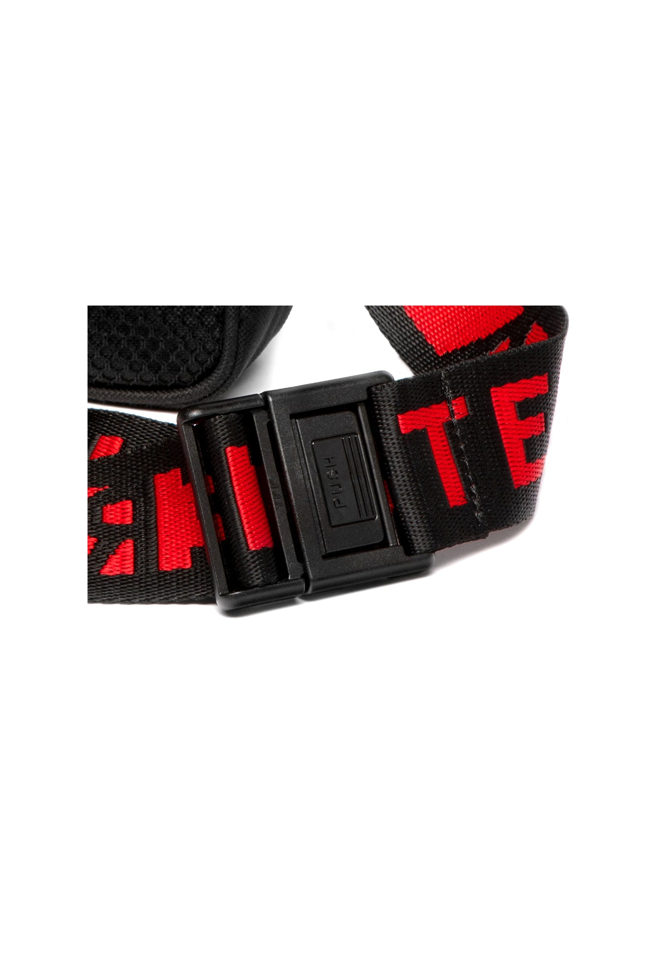 SQUARE CROSSBODY BAG WITH RED FURORA BELT
