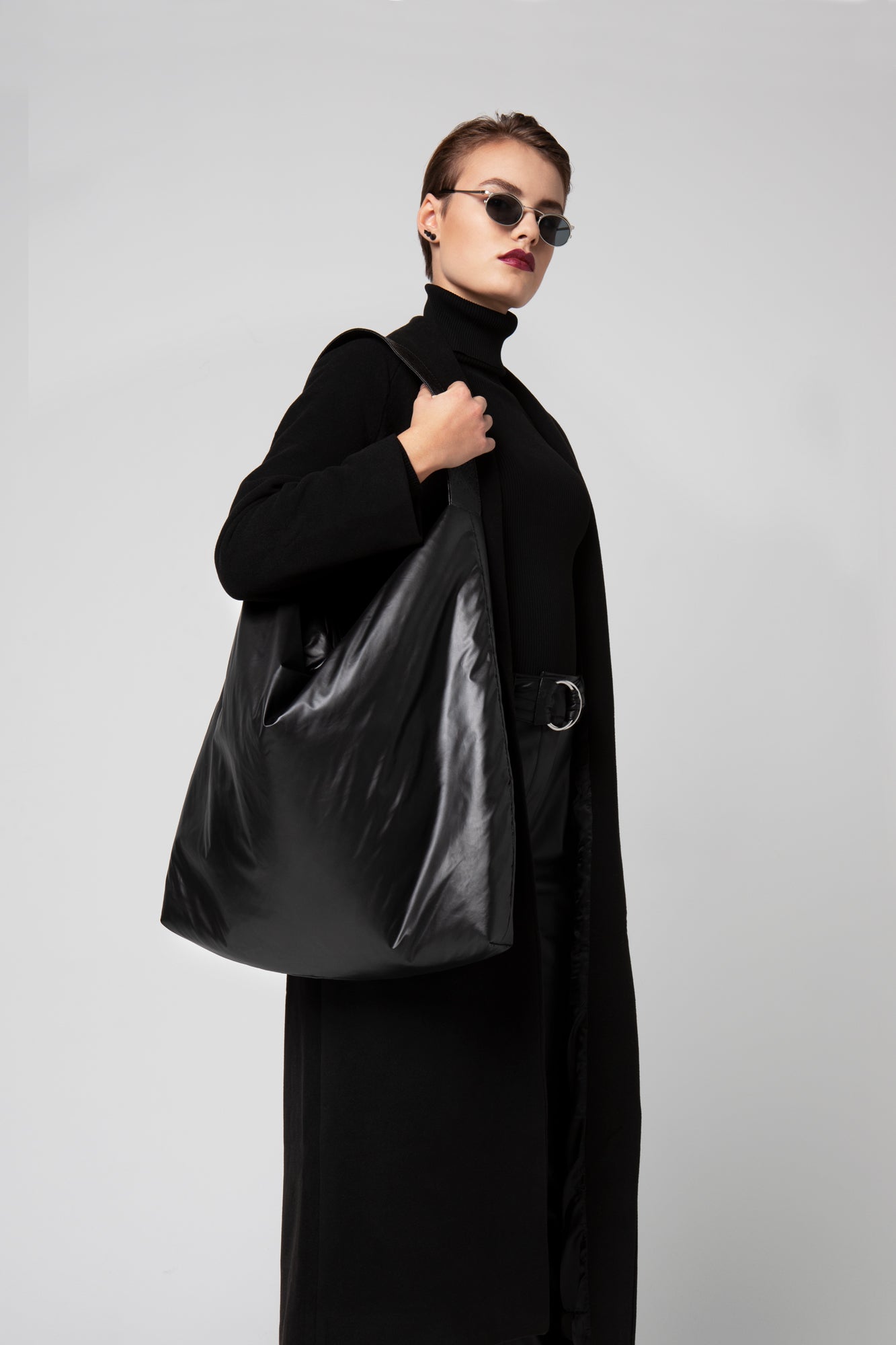 BLACK PUFFER BAG